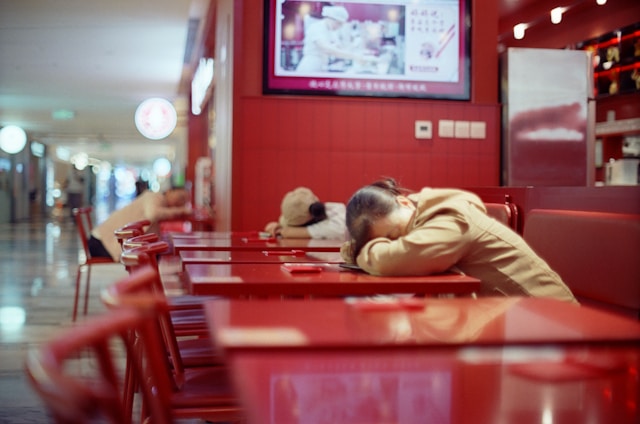 人生に疲れた20代が増えている理由