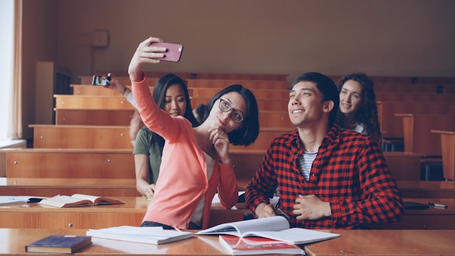 大学生女子にリゾートバイトがおすすめの理由